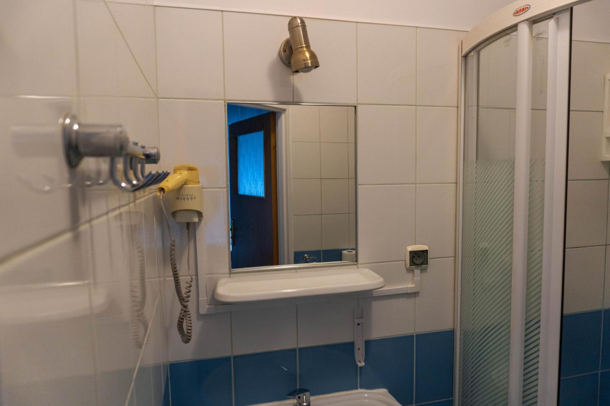 Osrodek Wypoczynkowy Lesne Ustronie Hostel Witnica Luaran gambar